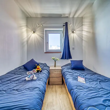 Altineige-6 By Interhome Apartment Val Thorens